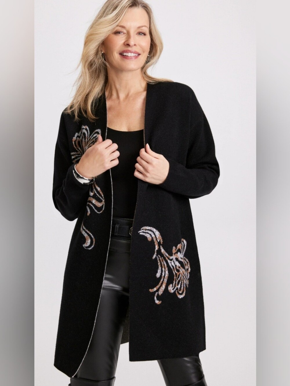 Beautiful NWT LAURA Cardigan with Decorative Stitching. Size M.